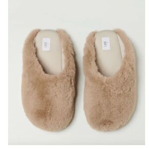 SKIN Worldwide Furry Tan Slippers